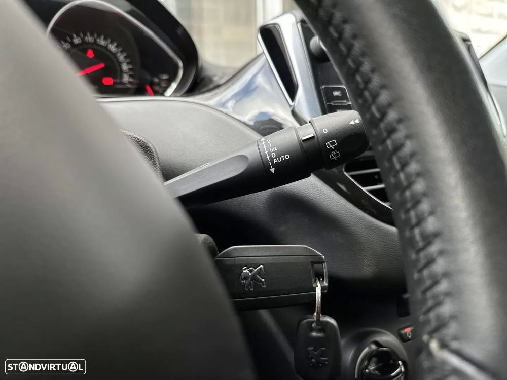 Peugeot 208 1.2 PureTech Active - 26