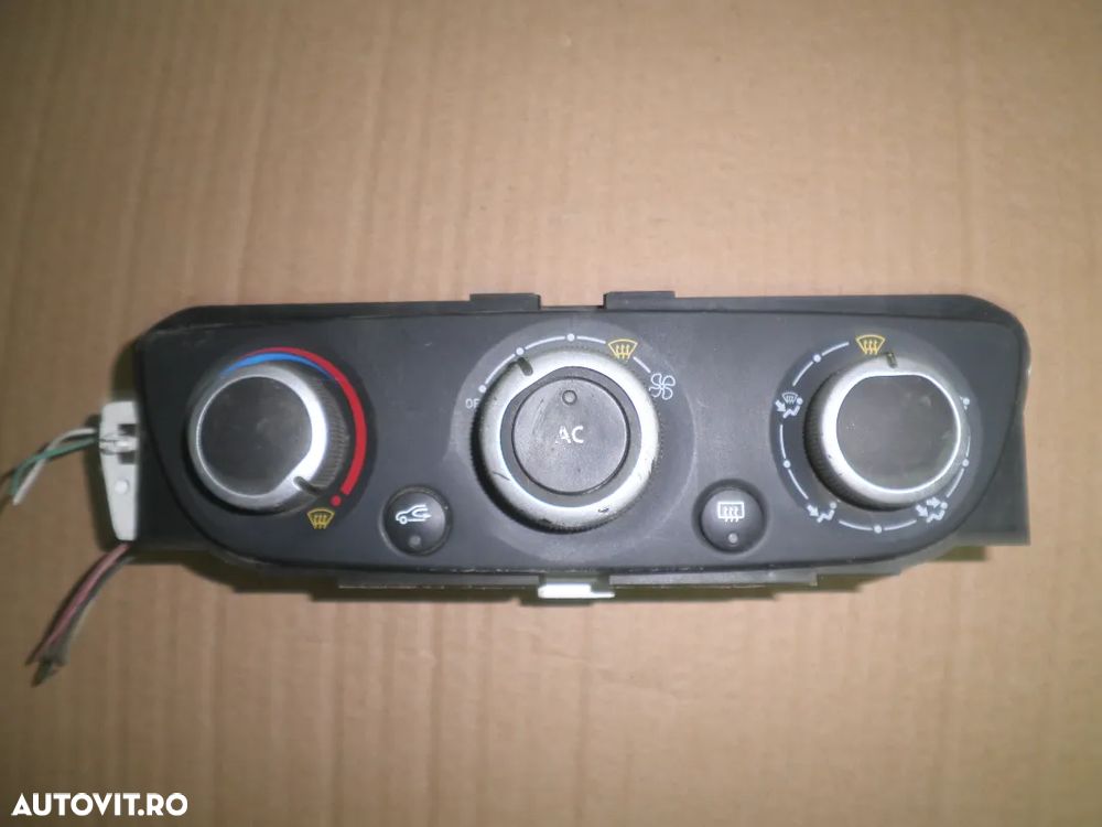 Panou Comenzi AC Renault Megane 3 T1001786G