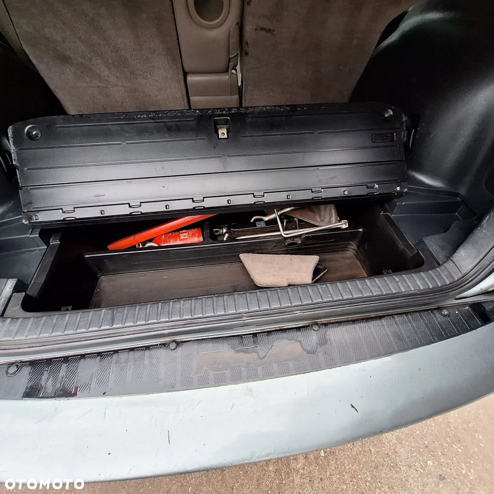 Toyota RAV4 - 25