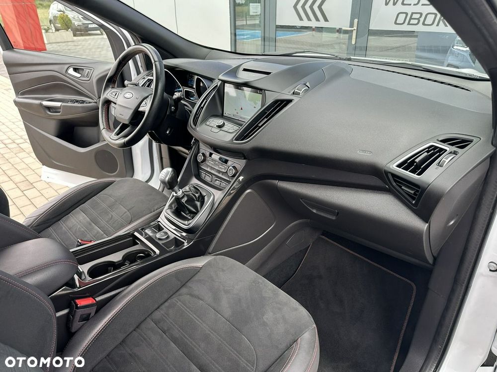 Ford Kuga 1.5 EcoBoost 2x4 ST-Line - 16