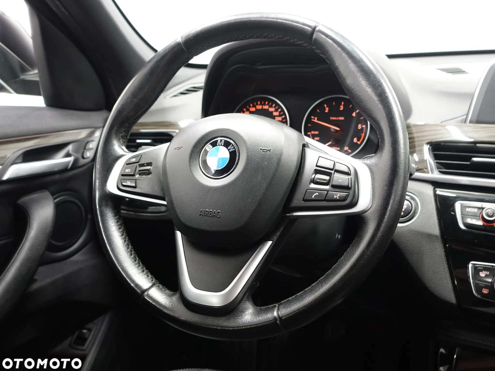 BMW X1 xDrive18d - 39