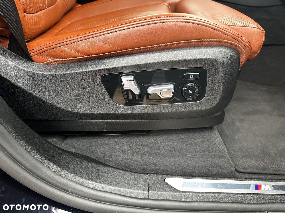 BMW X5 xDrive40i - 28