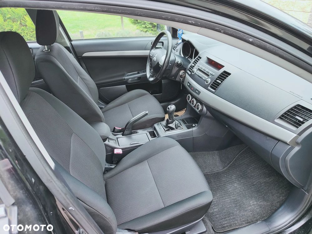 Mitsubishi Lancer 1.8 Intense - 10