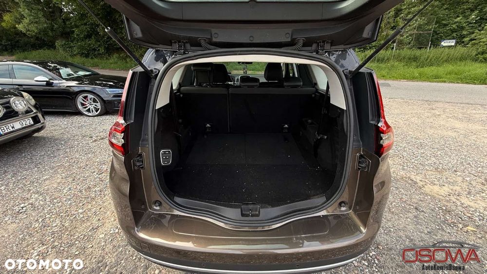 Renault Grand Scenic - 32