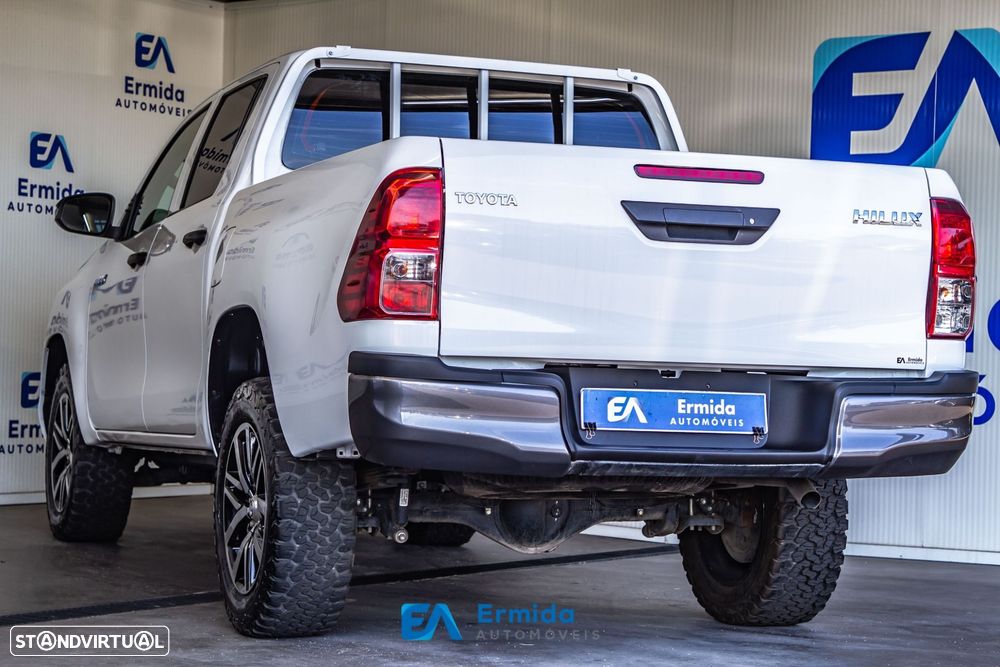 Toyota Hilux 2.4 D-4D 4WD CD CH - 7