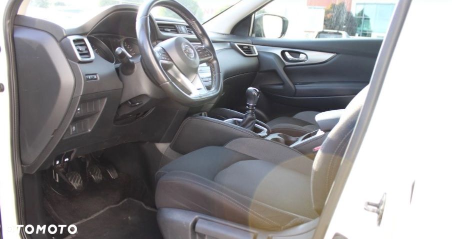 Nissan Qashqai 1.3 DIG-T Visia - 9