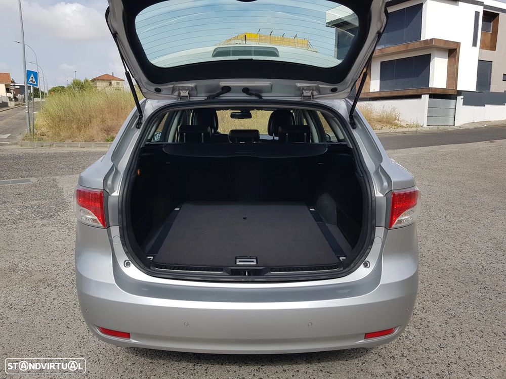 Toyota Avensis 2.0 D-4D Exclusive +Pele+GPS — fotografia 48