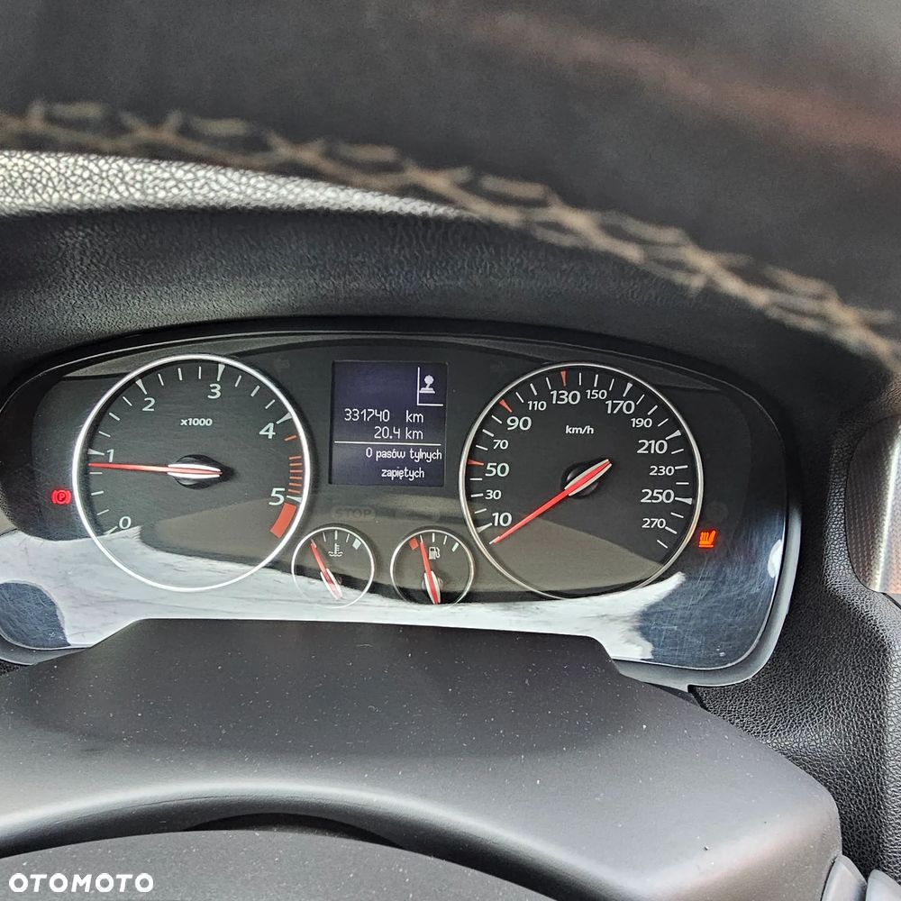 Renault Laguna dCi 180 FAP GT - 33