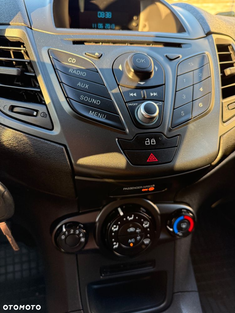 Ford Fiesta - 24