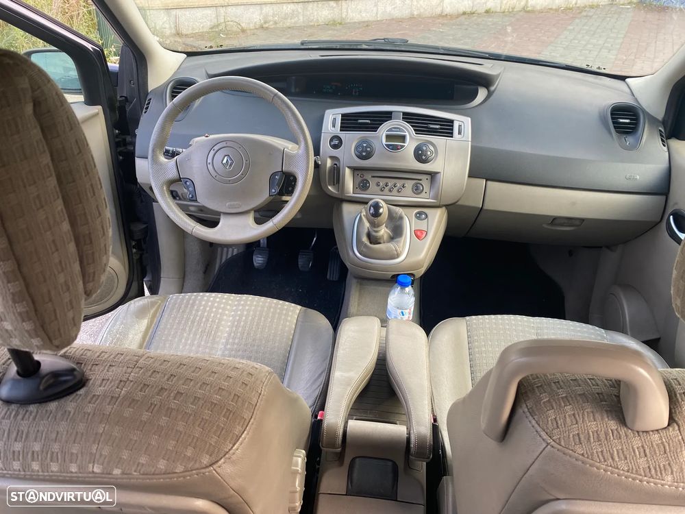 Renault Scénic 1.5 dCi Confort - 11