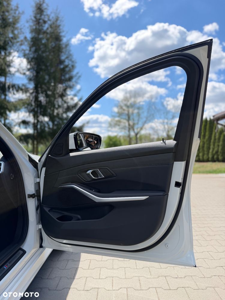 BMW Seria 3 320i M Sport - 19