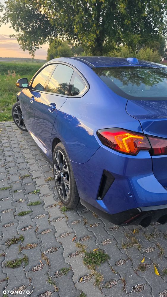 BMW Seria 2 220i mHEV - 6