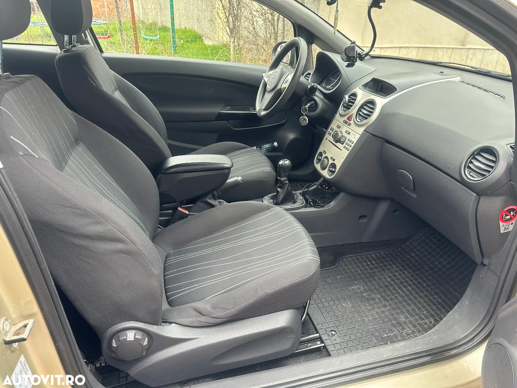 Opel Corsa 1.2i Enjoy - 10