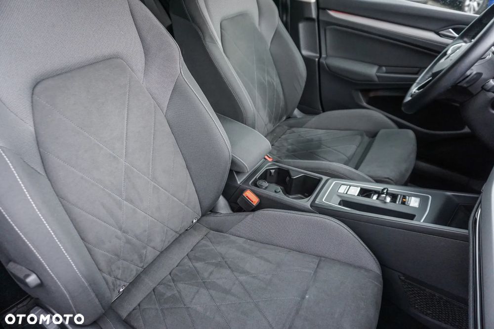Volkswagen Golf VIII 1.5 eTSI EVO Life DSG - 17