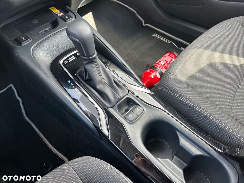 Toyota Corolla 1.8 Hybrid Style - 17