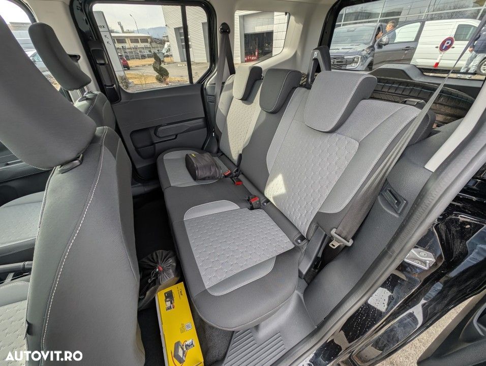 Ford Tourneo Courier - 27