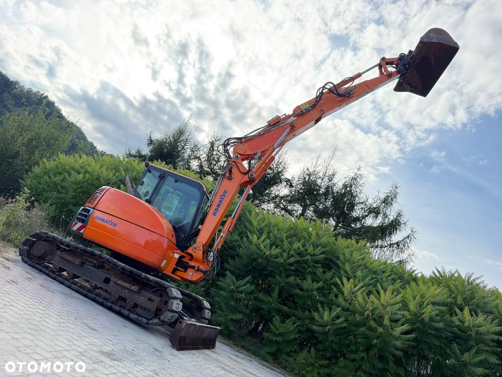 Komatsu Koparka Gąsienicowa 8 ton PC80MR-3. Sprowadzona z Norwegii. Centralne smarowanie!! Maszyna jak Nowa 2016rok. Niski Przebieg3x łamane Ramię. Klimatyzacja ser.DEKRA. Własna pompa paliwa. Ani deka luzów i wycieków. Gąsienice klepki bez zużycia! Podwozie w pięknym stanie. Okazja Maszyna zadbana!! Po serwisach eksploatacyjnych. - 20