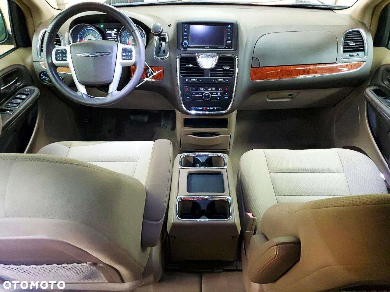 Chrysler Town & Country 3.6 Limited - 8