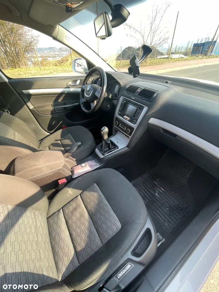 Skoda Octavia 1.6 TDI Ambiente - 9