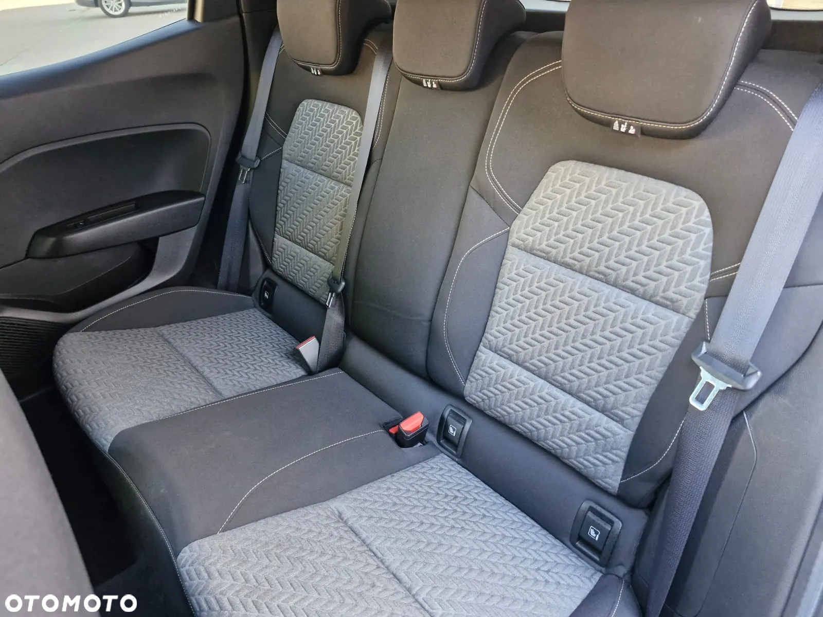 Renault Clio BLUE dCi 100 EVOLUTION - 19