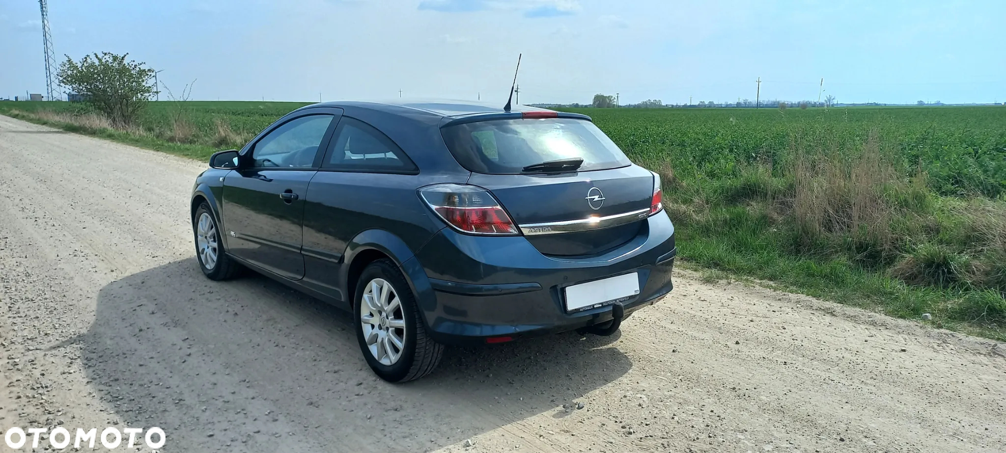 Opel Astra GTC 1.6 - 8