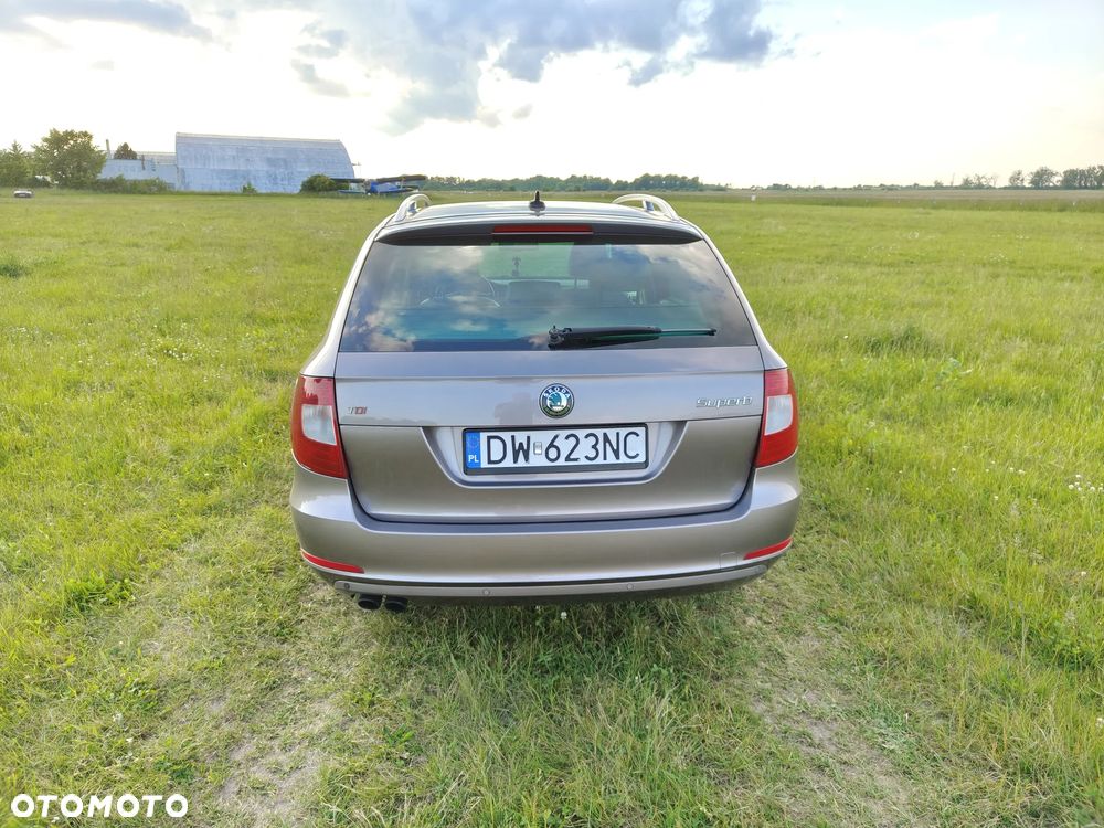 Skoda Superb 2.0 TDI Platinum DSG - 6
