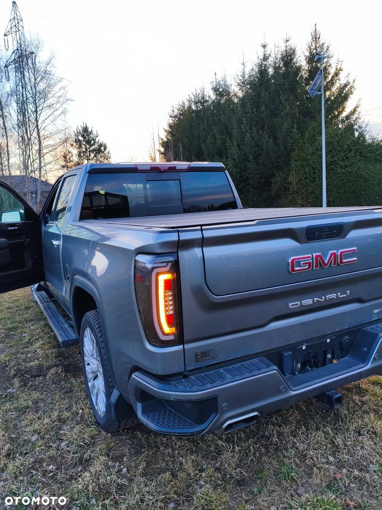 GMC Sierra - 4