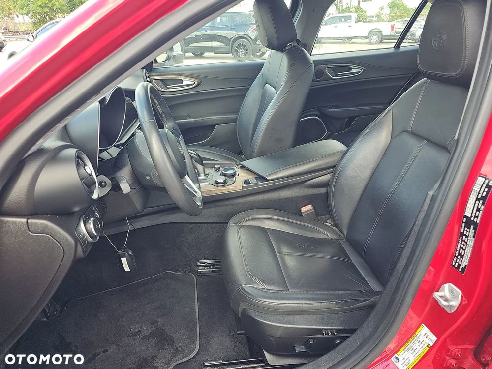 Alfa Romeo Giulia 2.0 Turbo TI Q4 - 7