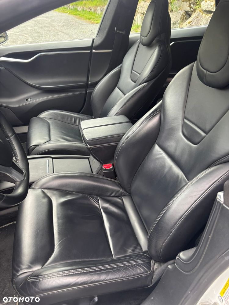 Tesla Model S - 7