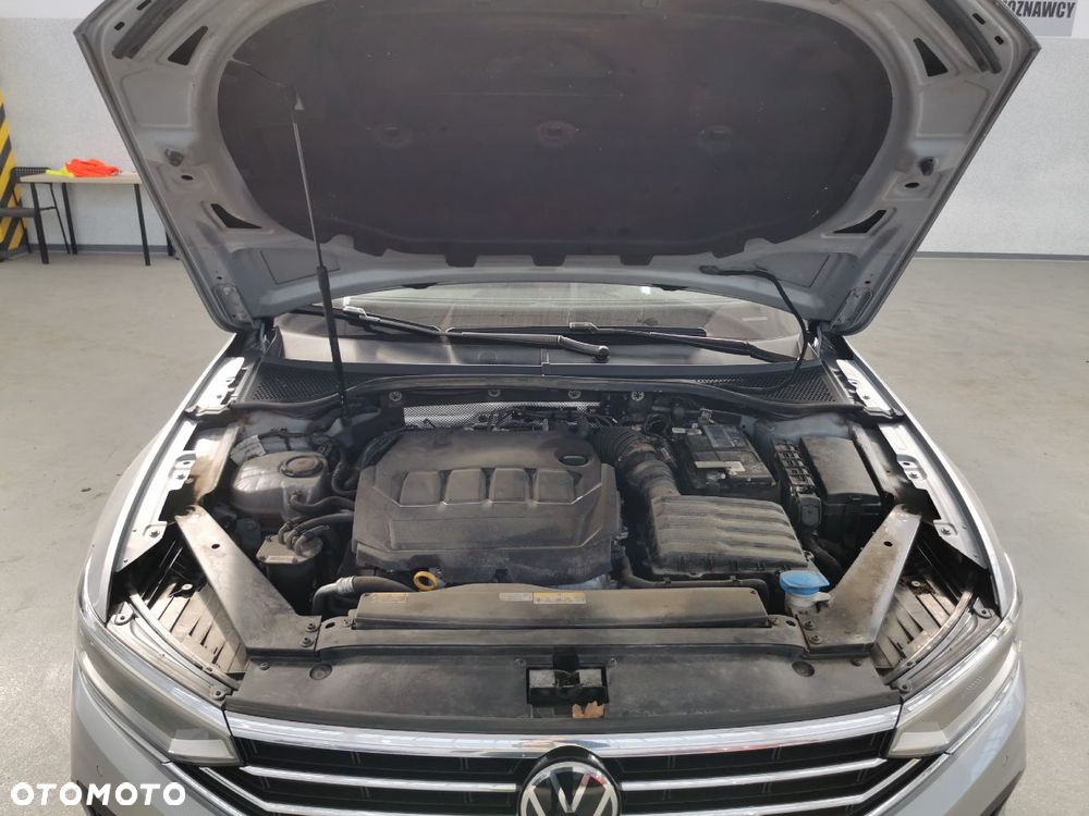 Volkswagen Passat 2.0 TDI EVO Elegance DSG - 16
