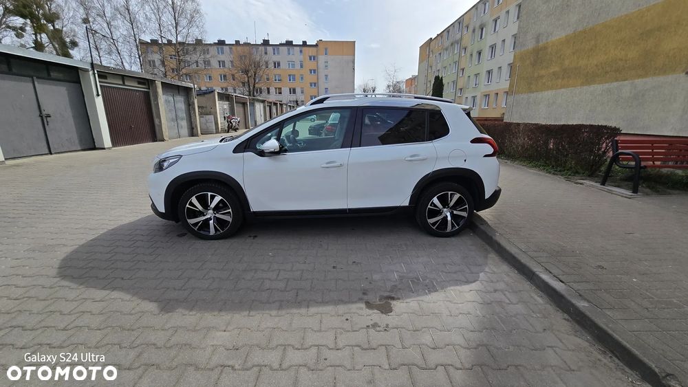 Peugeot 2008 1.2 Pure Tech GPF Allure S&S EAT6 - 5