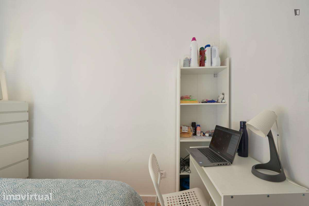 Quarto - localizado em Marquês de Pombal Lisbon - Grande imagem: 3/12