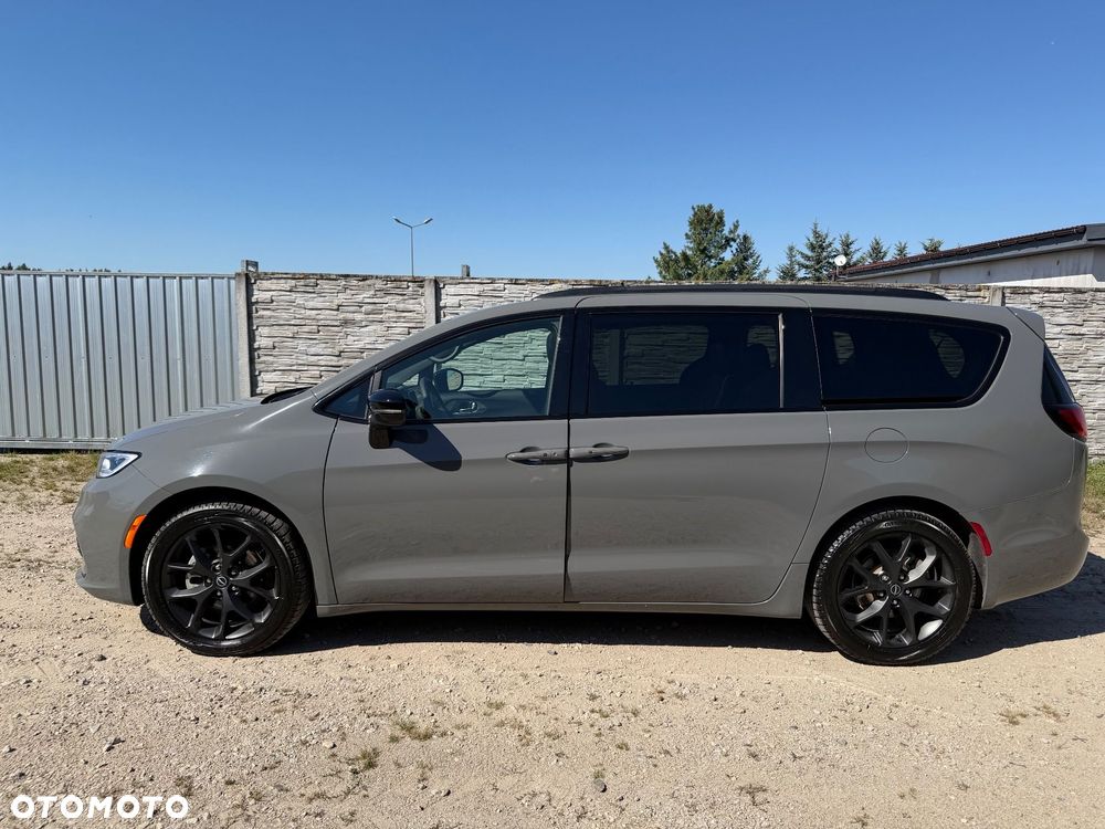 Chrysler Pacifica - 6