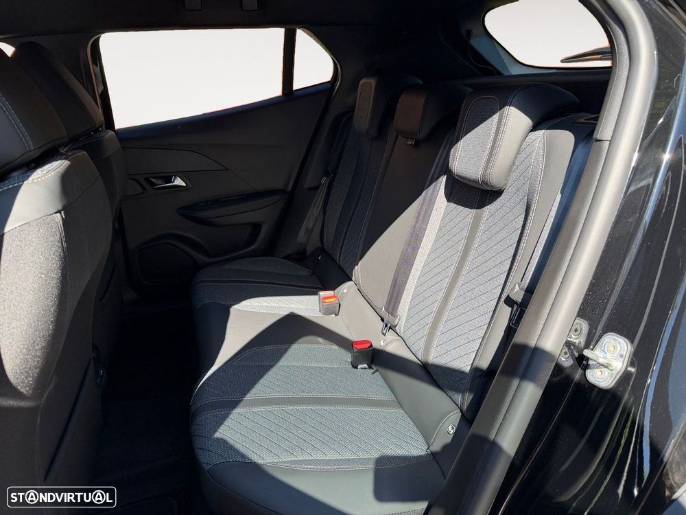 Peugeot 2008 1.2 Hybrid Allure e-DCS6 - 14