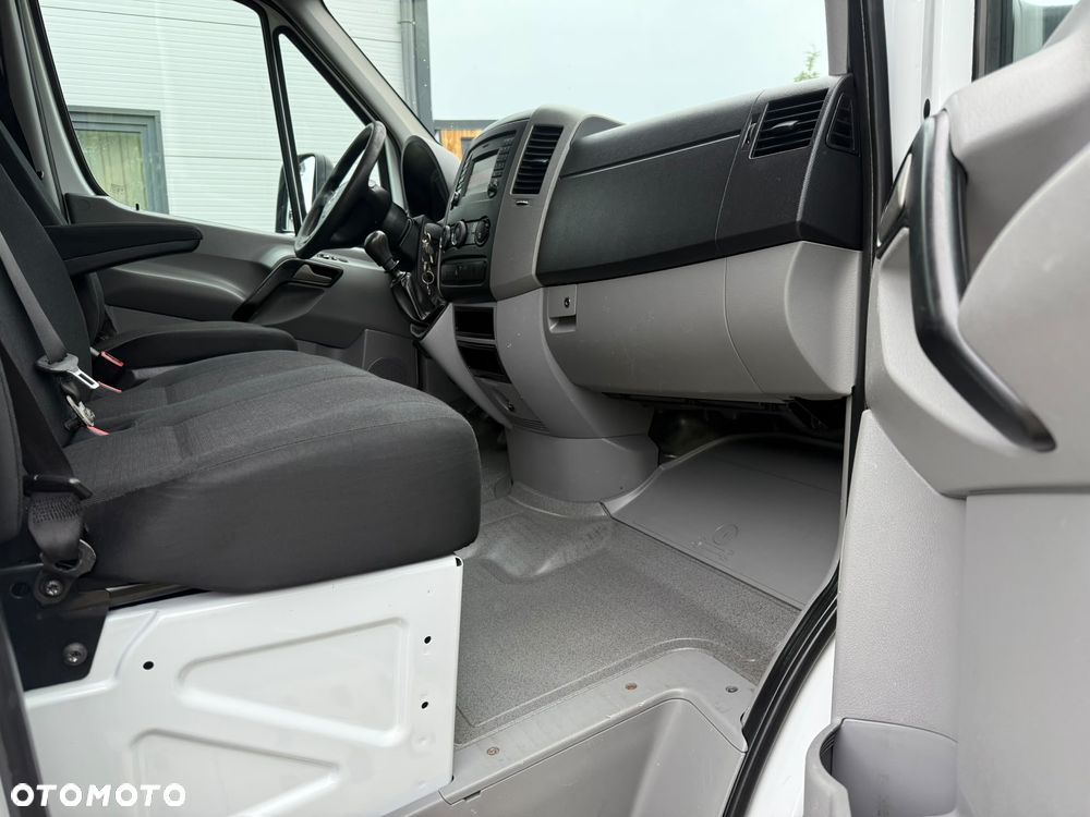 Mercedes-Benz Sprinter - 22