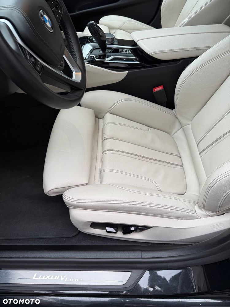 BMW Seria 5 520d Touring Luxury Line - 29