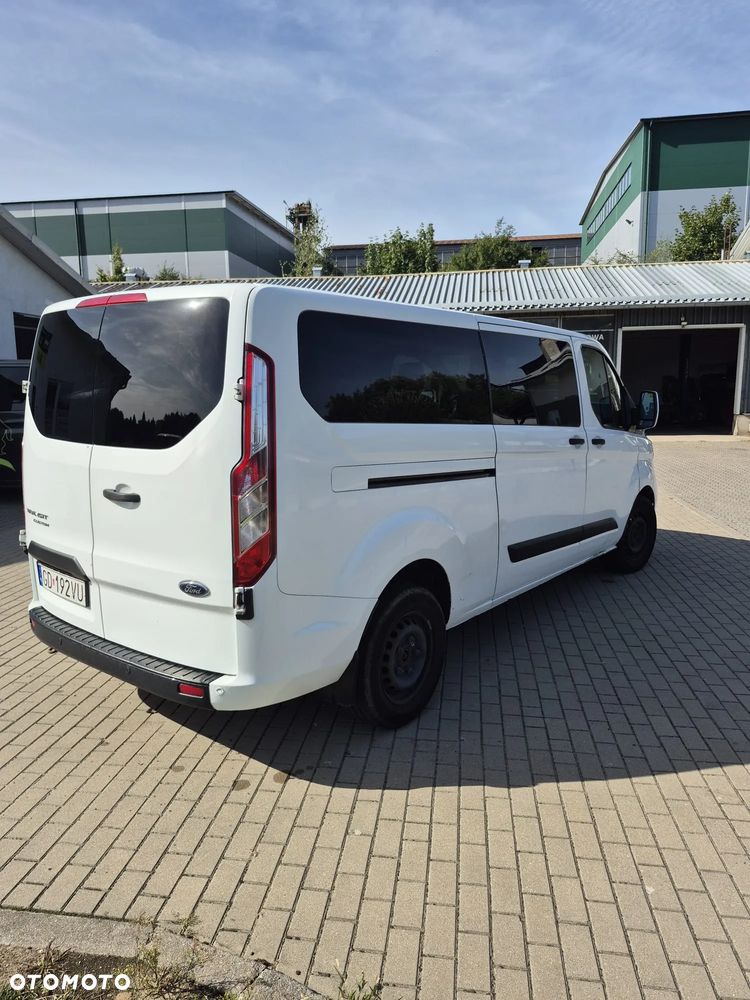 Ford Tourneo Custom - 4
