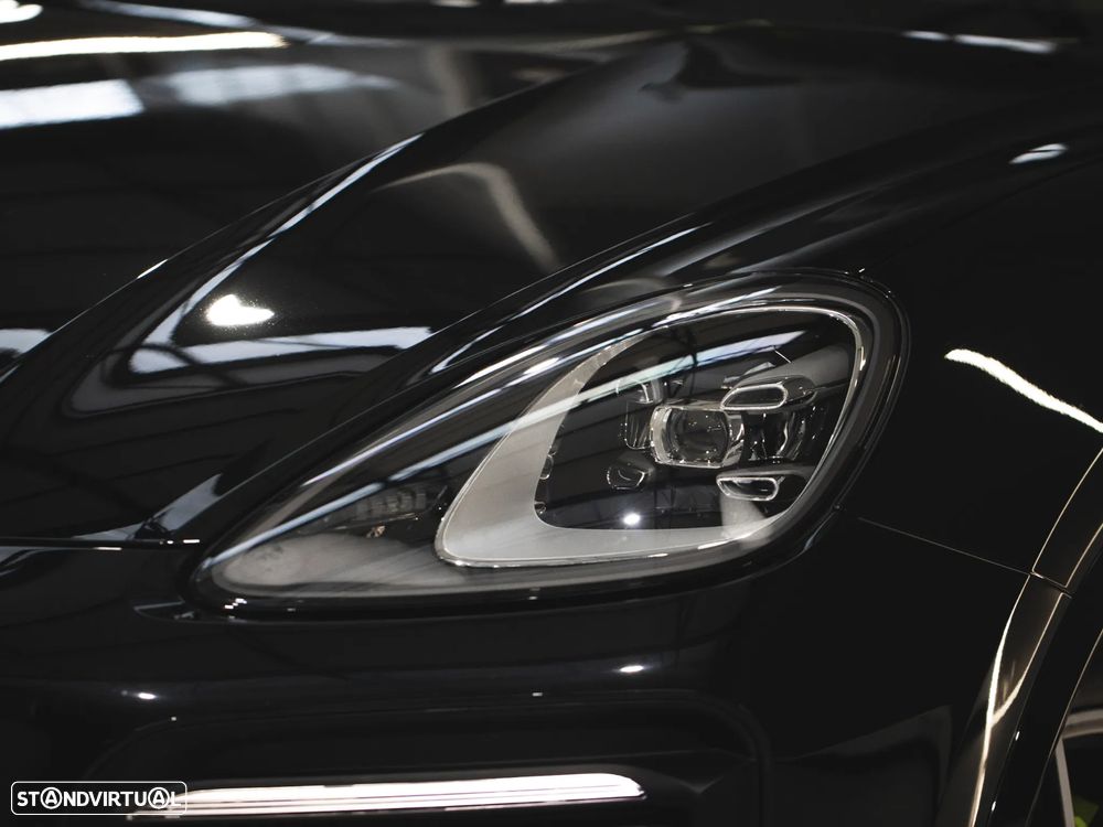 Porsche Cayenne Coupé E-Hybrid - 9