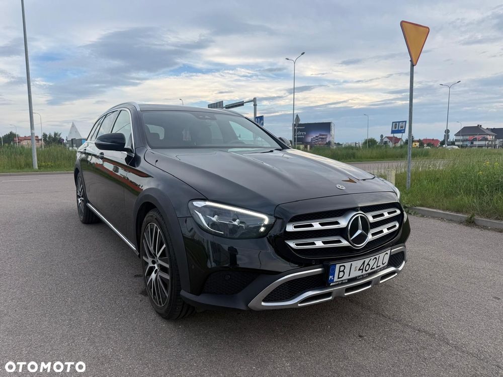 Mercedes-Benz Klasa E 200 4-Matic All-Terrain Exclusive - 1