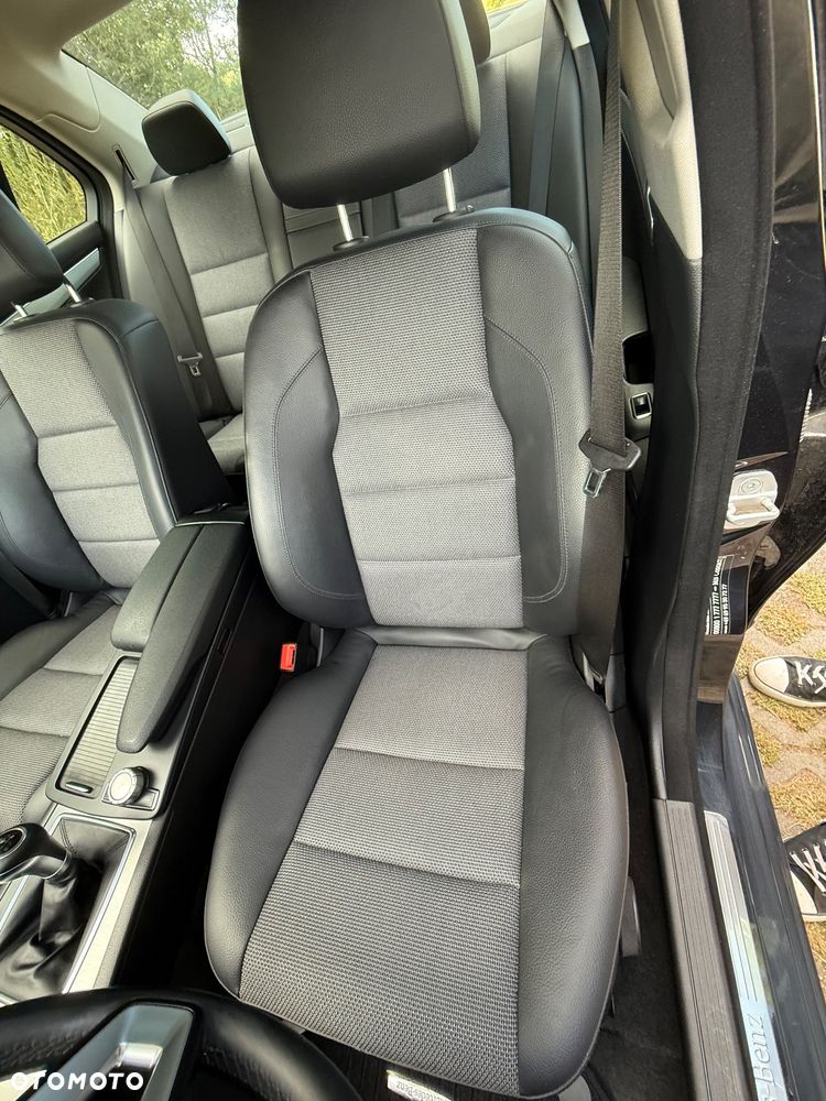 Mercedes-Benz Klasa C 200 CGI BlueEFFICIENCY Avantgarde - 17