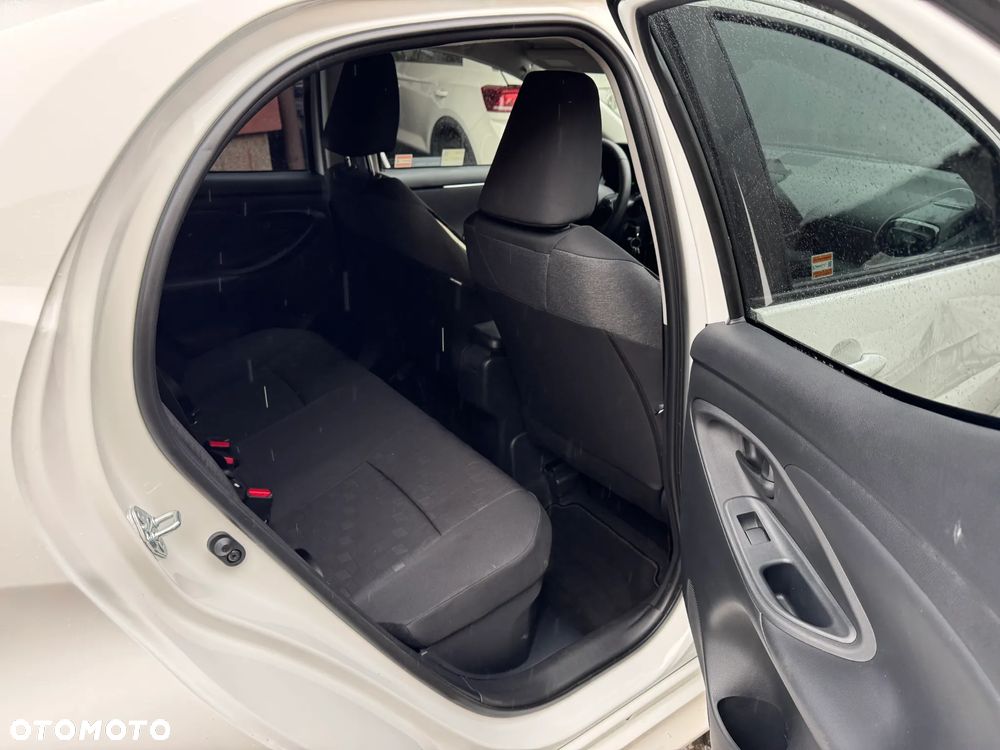 Toyota Yaris - 12