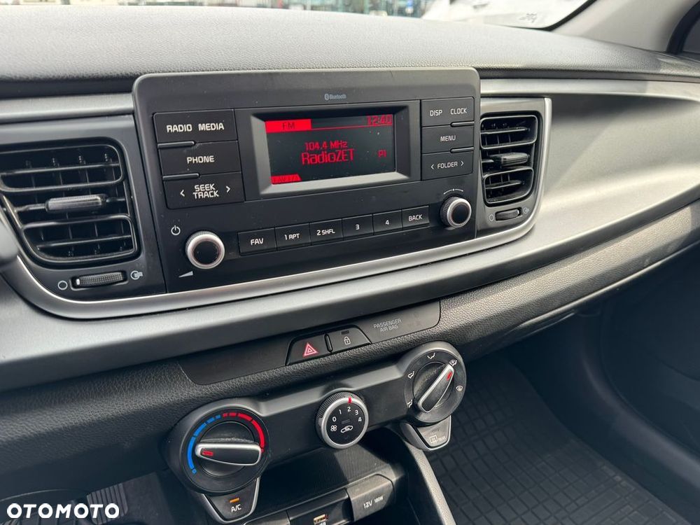 Kia Rio 1.2 M - 11