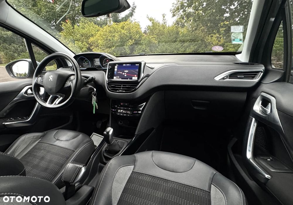 Peugeot 2008 1.2 Pure Tech GPF Allure S&S - 18