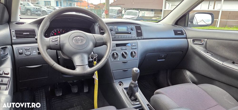 Toyota Corolla 1.6 Sdn. Xellence - 18