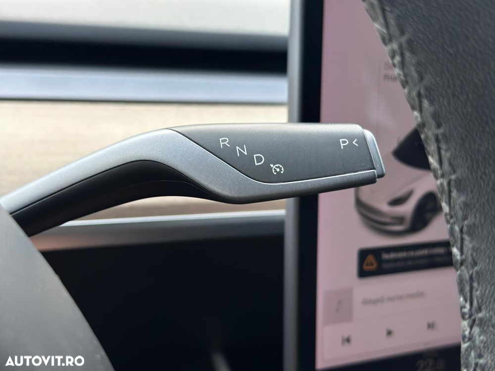 Tesla Model 3 Standard Reichweite Plus Hinterradantrieb - 34