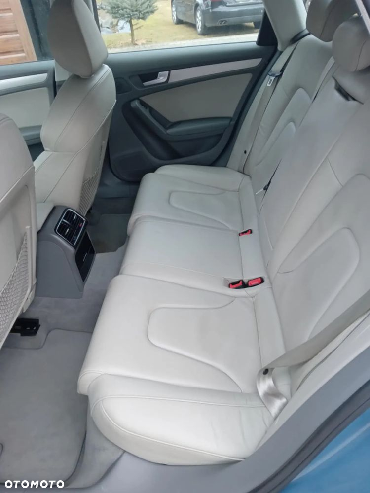 Audi A4 Avant 3.0 TDI DPF quattro Ambiente - 16
