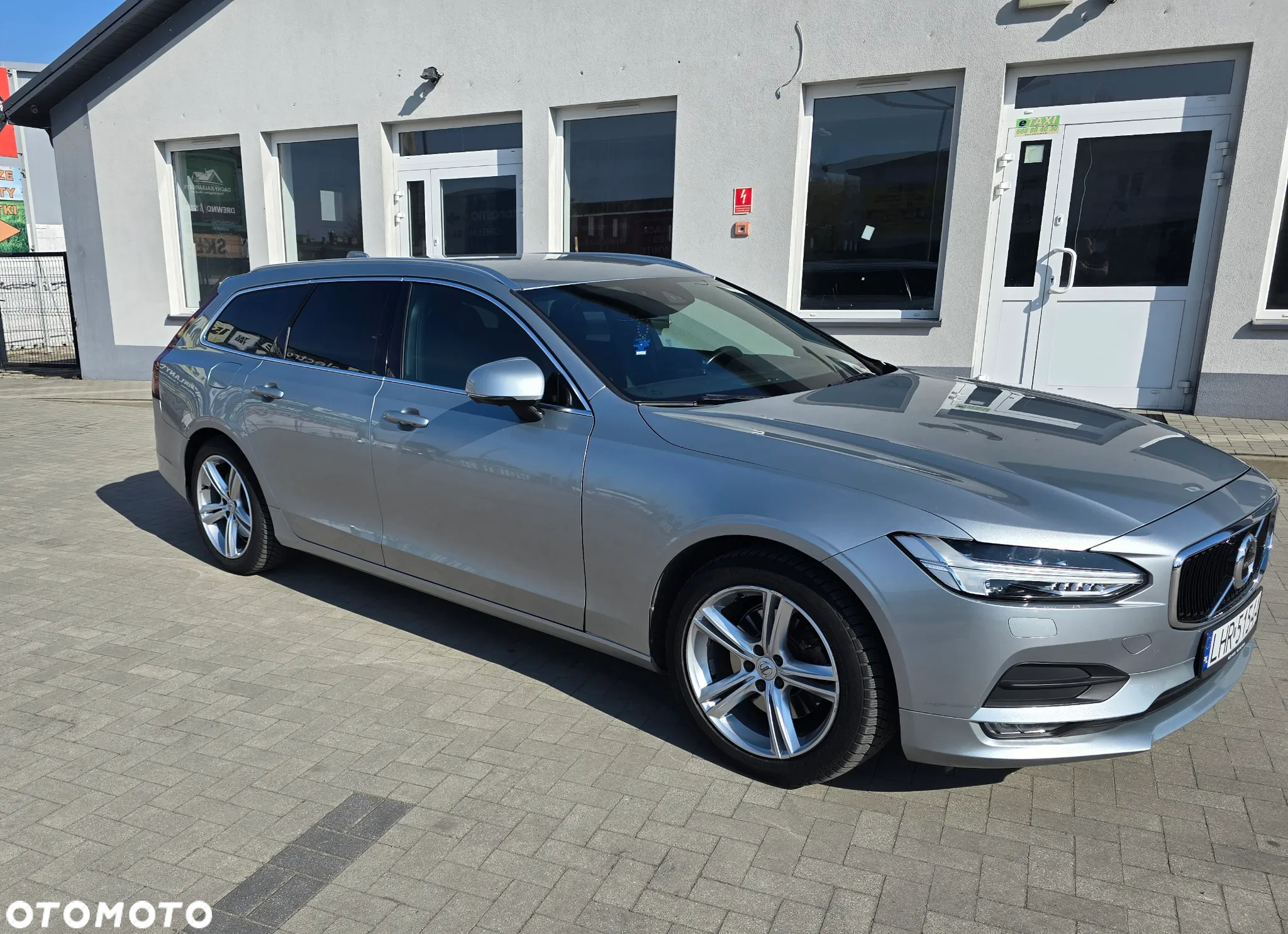 Volvo V90 D5 AWD Momentum - 2