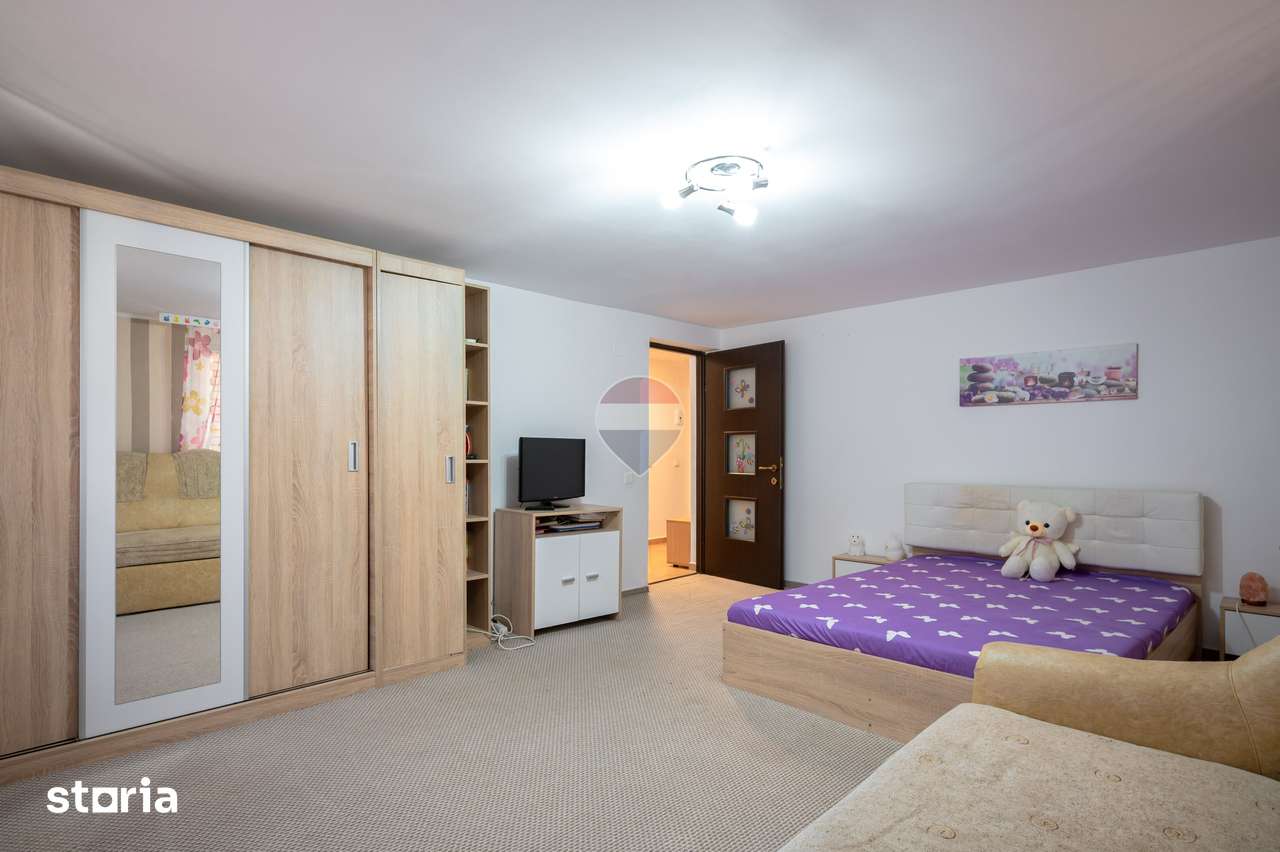 Apartament cu 3 camere, parcare, curte si spațiu depozitare în Sacele — fotografia 3