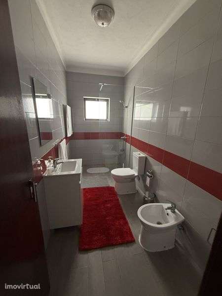 Alugo casa T2 bem localizada - Grande imagem: 3/5