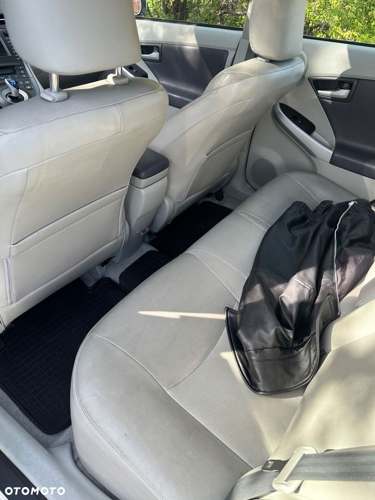 Toyota Prius 1.8 HSD Premium - 8